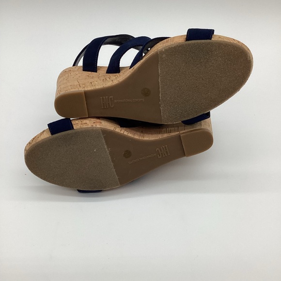 2102. INC Blue Velvet Strappy Cork Wedges NWOT Size 9M - Picture 4 of 4